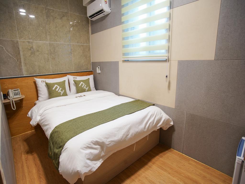 D.H Sinchon Guesthouse Szöul Kültér fotó