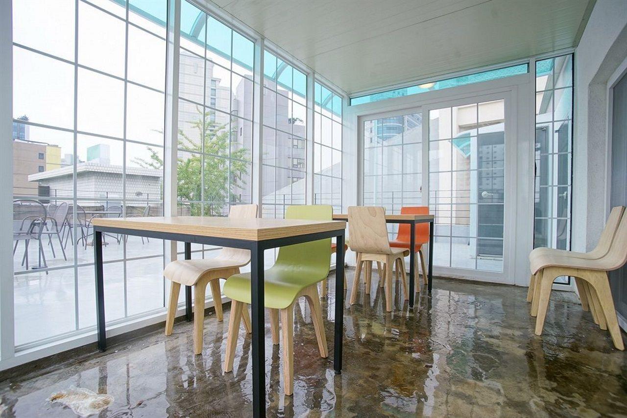 D.H Sinchon Guesthouse Szöul Kültér fotó