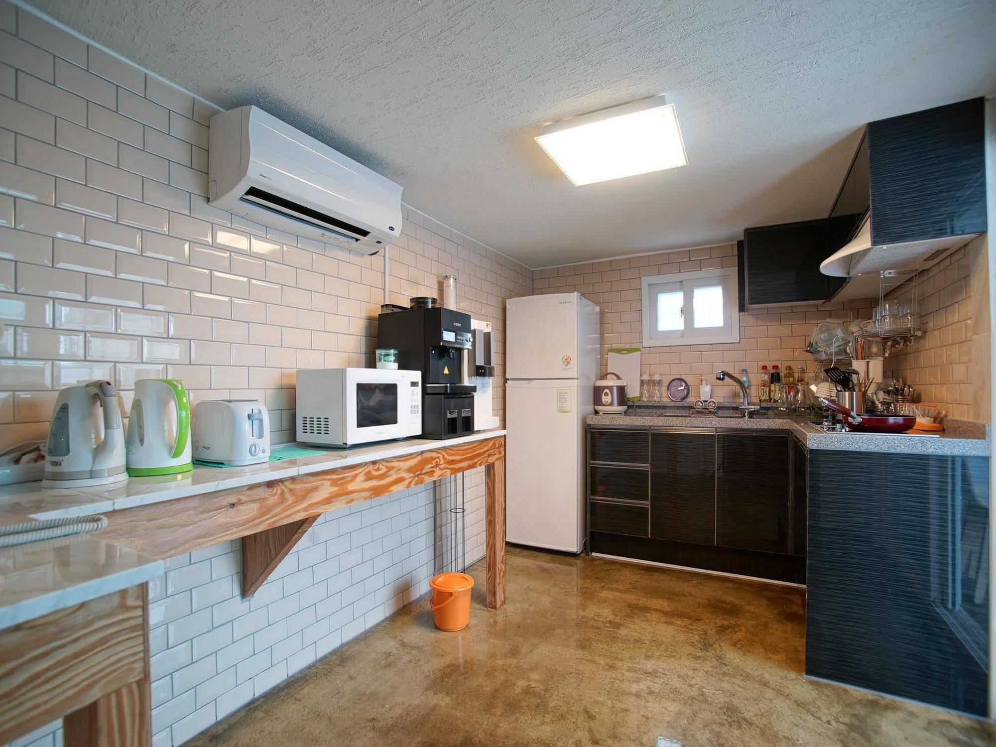 D.H Sinchon Guesthouse Szöul Kültér fotó