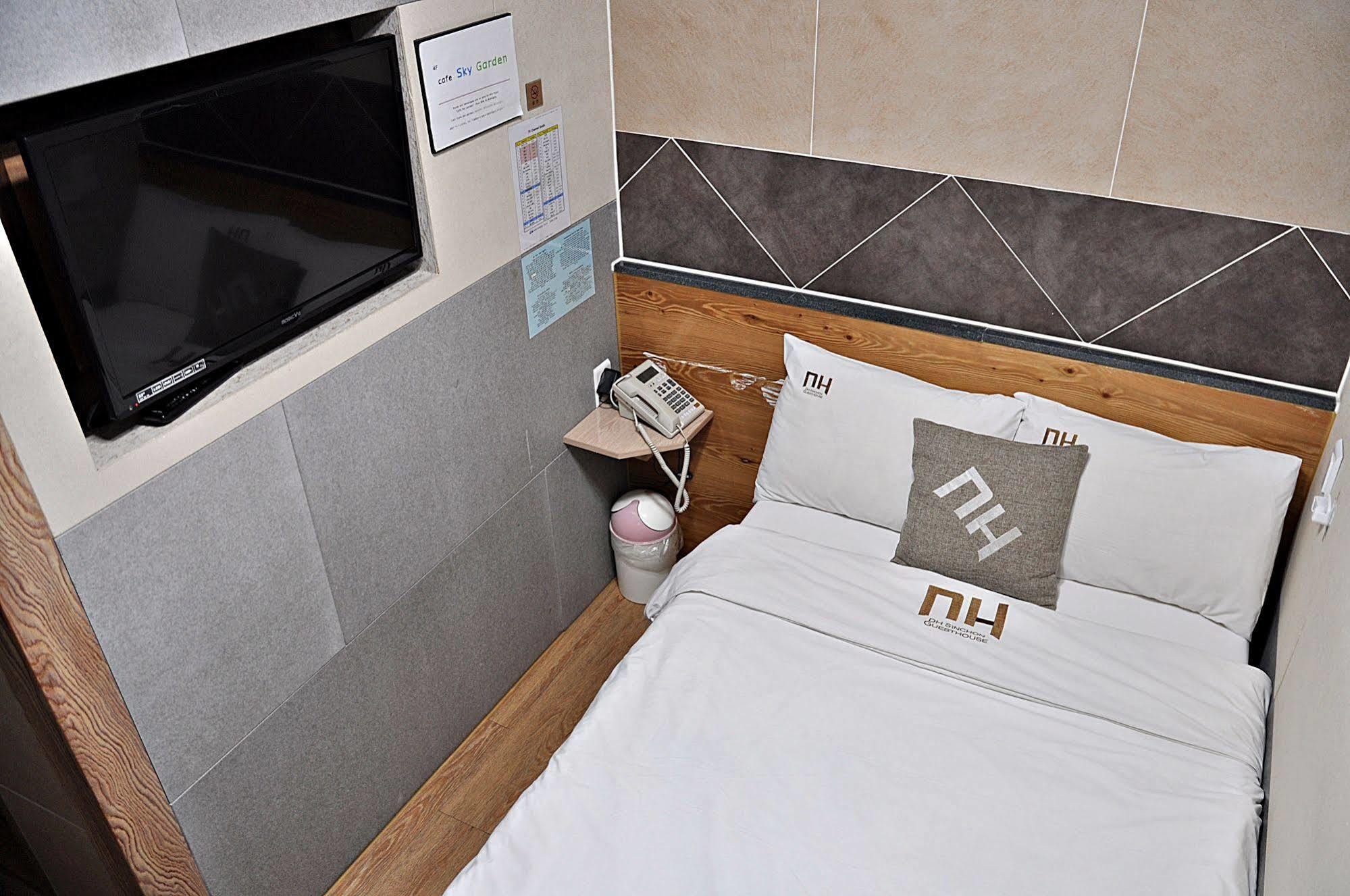 D.H Sinchon Guesthouse Szöul Kültér fotó