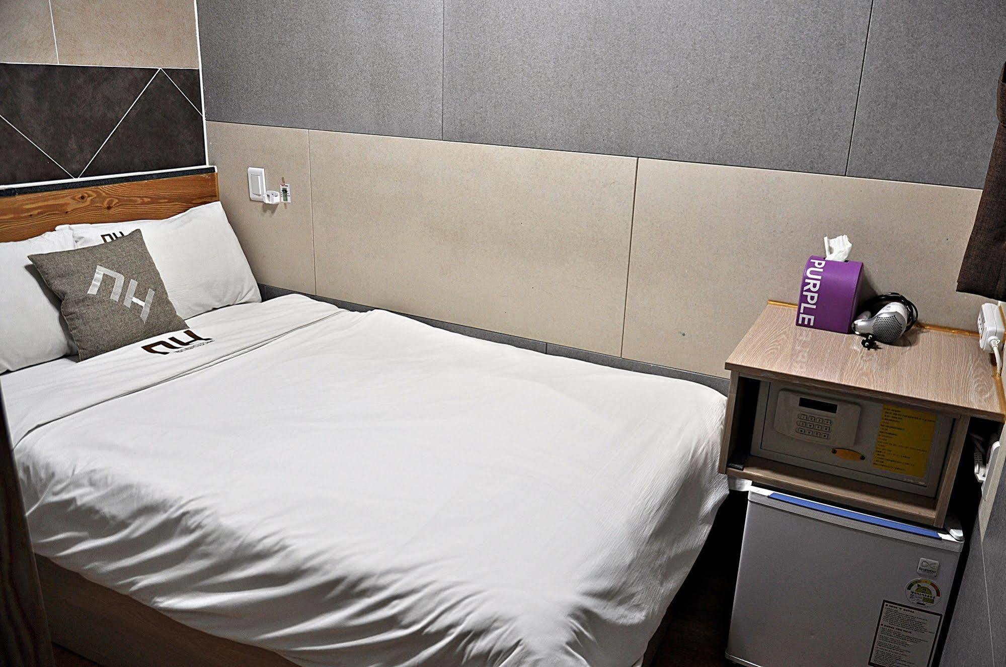 D.H Sinchon Guesthouse Szöul Kültér fotó