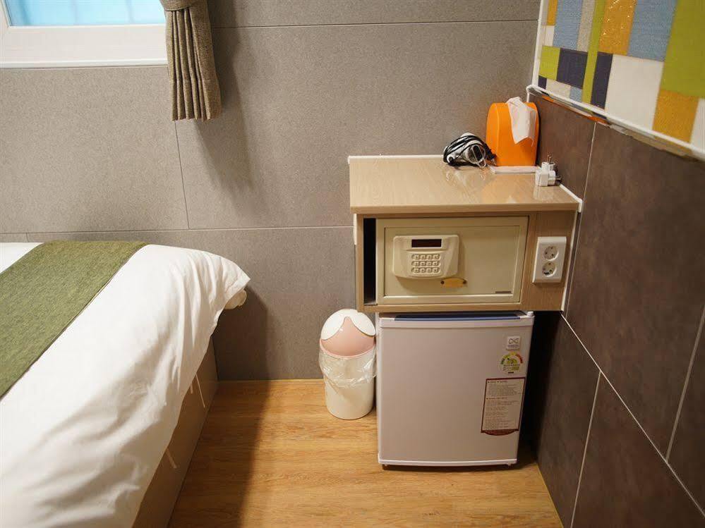 D.H Sinchon Guesthouse Szöul Kültér fotó